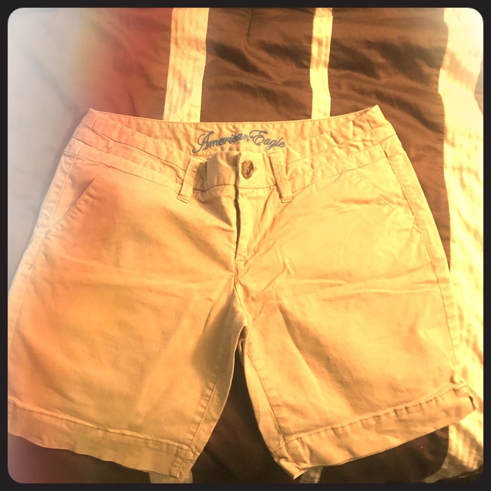 American eagle khaki woman’s shorts.